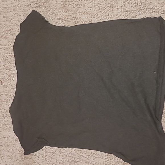 Grey tee shirt with hearts Cat & Jack size 14/16 - Picture 2 of 2